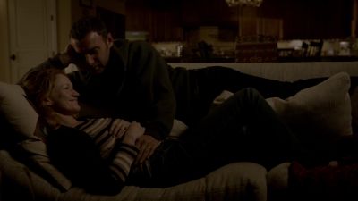 - I love you, Abs.
- All right, Ray. - Ray Donovan