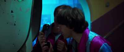 - I love you.
- (Hangs up) - The Phantom of the Open