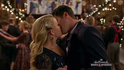 - I love you, Heidi.
- I love you too. - Christmas Wonderland