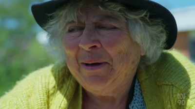I loved them. I wanted to hug them. - Miriam Margolyes: Australia Unmasked
