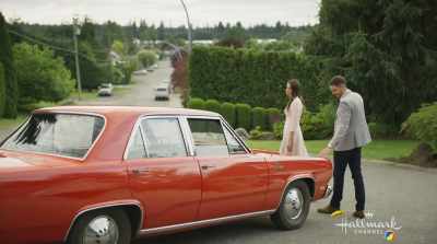I made a little trade
with Kingston. - Wedding Every Weekend