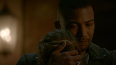 I may need your help waking her. - The Originals