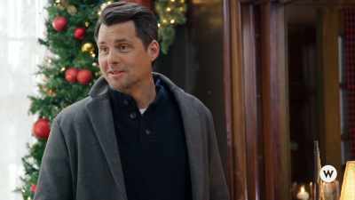 I mean, actually, I
took a course, so. - We Wish You a Married Christmas