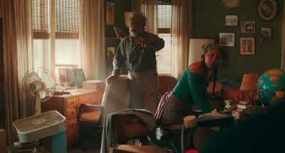 - I mean, he ain't going nowhere.
- Leave my alligator alone. No! - The Last Days of Ptolemy Grey
