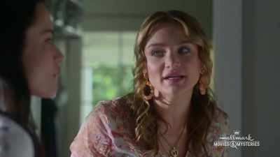I mean, your boss bails out
a murderer - Nikki & Nora: Sister Sleuths