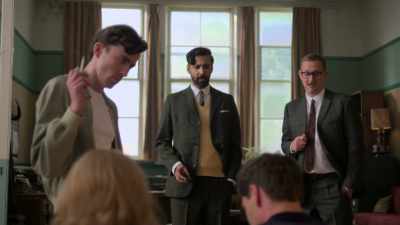 I mean, he can't just stay
limp. What's the solution, chaps? - Funny Woman