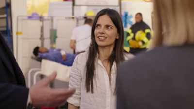 -I mean do we high five or something?
-I'm just glad it all worked out. - Professionals