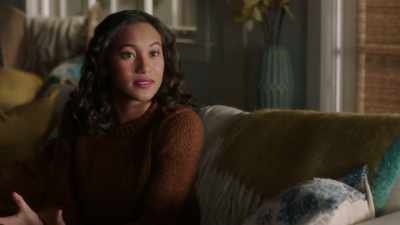 'I mean, everything about the
way he boxed was unorthodox' - Pretty Little Liars: The Perfectionists