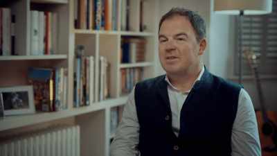 I mean, few wives would
just believe in this crazy - Williams & Mansell: Red 5