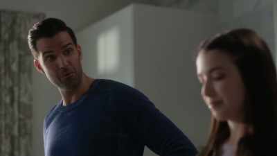 I mean, your friends
keep pinging. - Chronicle Mysteries: The Deep End