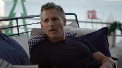 I mean, you got movers
coming in and out all day. - Dirty John