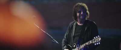 I mean, I am, really.
I don't let anything slide. - Jeff Lynne's ELO: Wembley or Bust