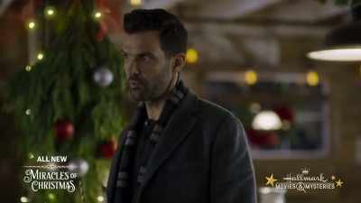 I mean, I could stay
with my parents, - Cranberry Christmas