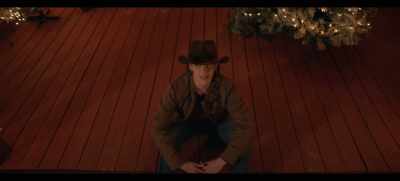 I mean, I only talk to horses
and now myself apparently. - Christmas at the Ranch