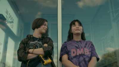 I mean, it is her shirt. - Paper Girls