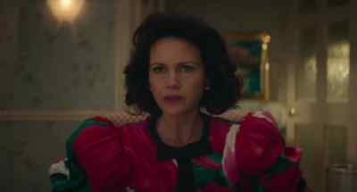 - I mean, just Sam
fussing with the mics. - Lisa Frankenstein