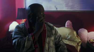 I mean, the walls is red,
and this bed, - South Side