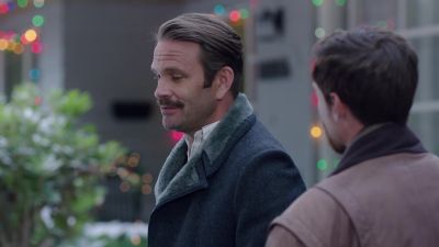 I mean, yes, her
sister's in Chicago, - Deck the Halls on Cherry Lane