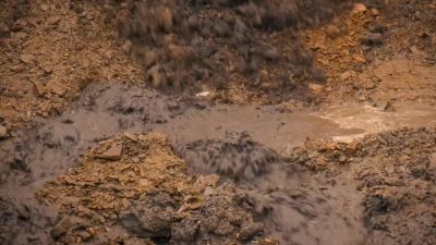 Mike's doing his best. - Gold Rush