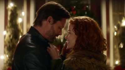 - I missed you, Mac.
- I really missed you. - Reindeer Games Homecoming