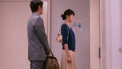 I must be strong or I can't go in. - When I Get Home, My Wife Always Pretends to be Dead