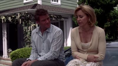 I MUST HAVE BEEN CRAZY,
AGREEING TO THIS. - Desperate Housewives