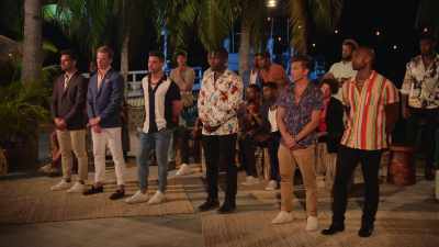 I must remind you that three men
have to be eliminated tonight. - FBoy Island