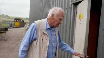 I must say, it really
is quite remarkable - Great Rail Restorations with Peter Snow
