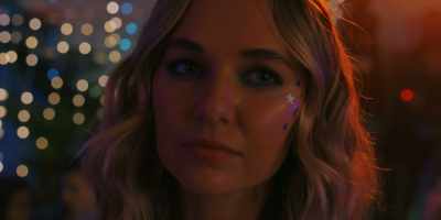 ♪ I need a different
kind of love ♪ - I Know What You Did Last Summer