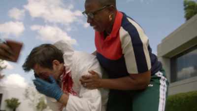 I need a paramedic
and a med kit. - 9-1-1