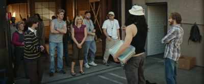 I need cast, crew, Marcus.
Marcus, come here. - The Disaster Artist