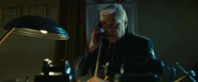 I need to communicate
with Commodore David Russell, - The Command