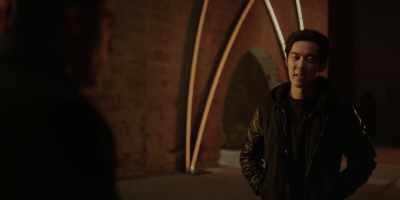 I need to go beyond the wards,
and... you have a car. - Vampire Academy
