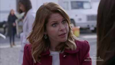 I need to know, did you see
Meredith actually go inside - Last Scene Alive: An Aurora Teagarden Mystery