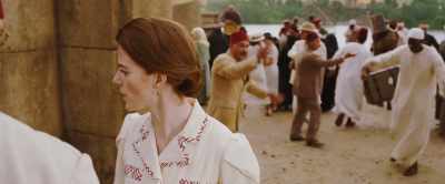 I need Monsieur Doyle.
I need those three trunks there. Oui. - Death on the Nile