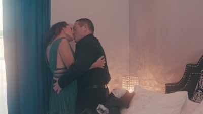 ♪ I need you now ♪ - Amor Emanuelle