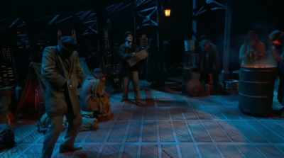 - I need some more wood
for the penthouse. - Annie Live!