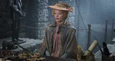 - I need to speak to them.
- Just scream if you need help. - Iron Mask