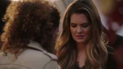 I need to take this phone call. - The Bold Type