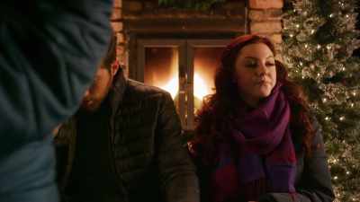 I need to take this. Hey, love. - The Christmas Listing