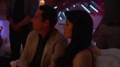 - I need to talk to you.
- Don't interrupt me. - Narcos