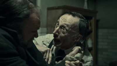 - I need those teeth.
- Wait until tomorrow, and I'll let you... - Guillermo del Toro's Cabinet of Curiosities