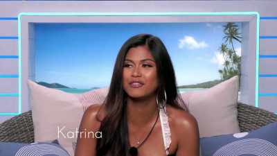 I NEED TO MAKE IT KNOWN IT'S A
PIRATE OUTFIT. - Love Island