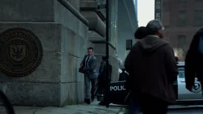 I need to talk to Commissioner Essen right away. - Gotham
