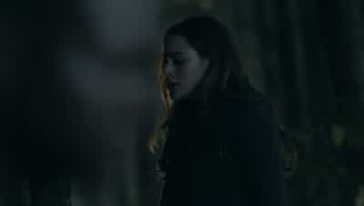 I need your knife. - Legacies