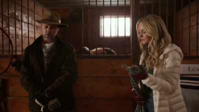 I never know exactly
how you do that, Katie. - A Bluegrass Christmas