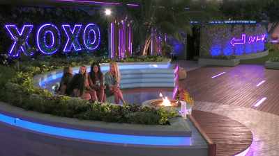 I NEVER LIKE GO AROUND GUYS
WITHOUT MAKEUP. - Love Island
