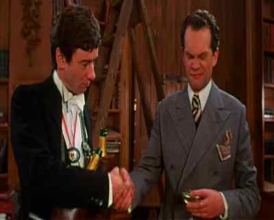 - I never thought I'd do that without gloves.
- Aren't you wearing gloves? - The Cat and the Canary