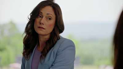 - I never wanted to move here
in the first place, Mom. - Smart Home Killer