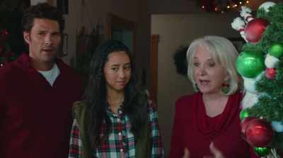 I had no idea
it was gonna be you. - Candy Coated Christmas